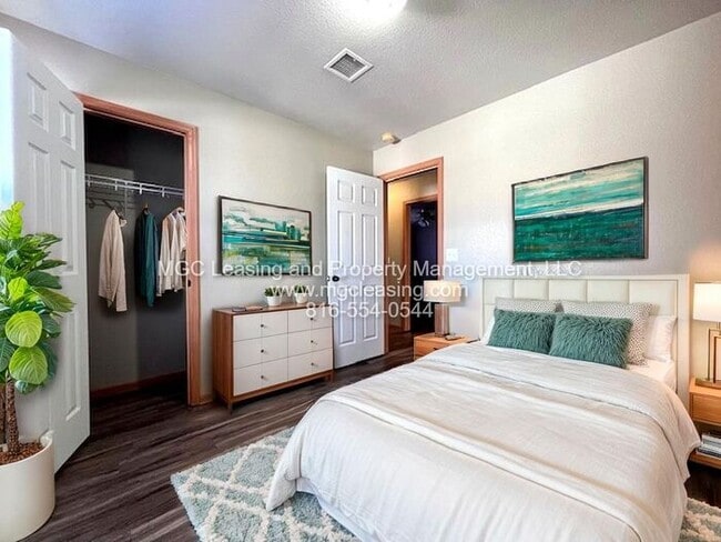 Photo - Charming Ranch-Style Duplex in Blue Spring...