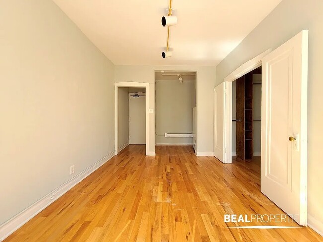 Photo - 511 W Melrose St Unit 414