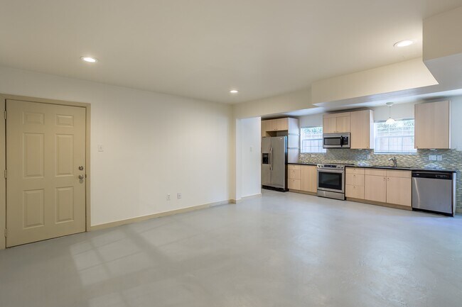 Photo - 1420 W Alabama St