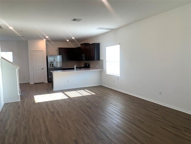 Photo - 3301 Dusted Daisy St