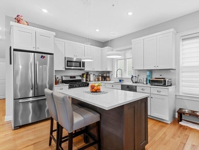 Photo - 25 Chilcott Pl Unit 1