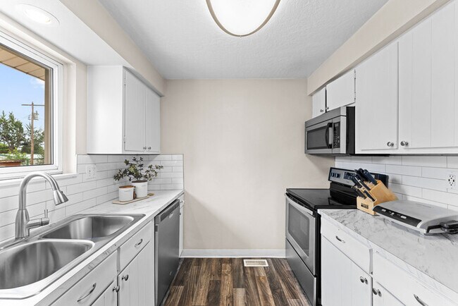 Photo - Spacious 5 Bedroom, 2 Bath Home on Boise B...