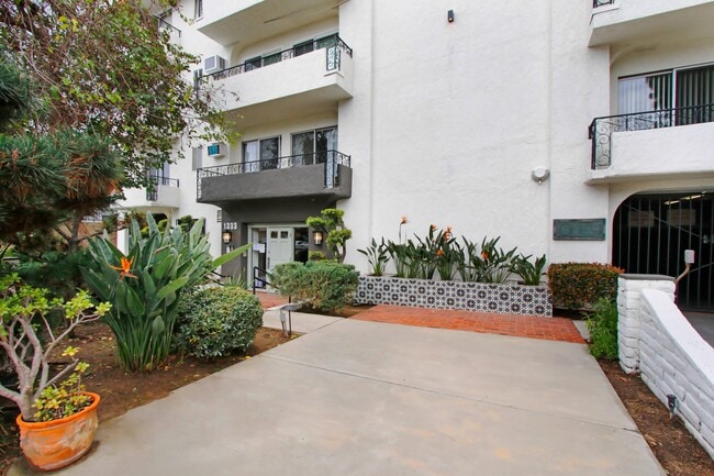 Photo - 1333 N Martel