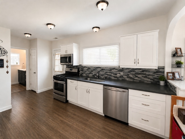 Photo - 3 Bed, 1 Bath Single-Family Home – Close to Downtown Cedar Springs
