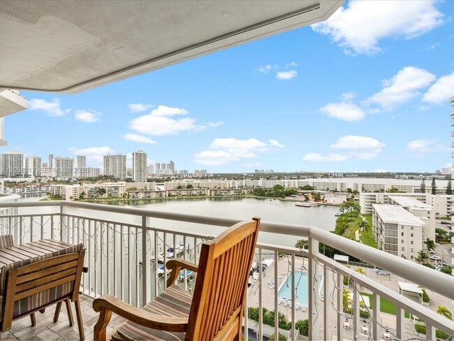Building Photo - 18071 Biscayne Blvd Unit 1401