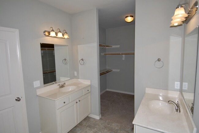 Photo - 554 N Keats Dr