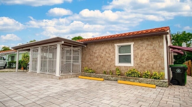 Photo - 1520 N Andrews Ave
