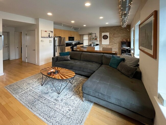 Photo - 2050 W Potomac Ave Unit 2050-1
