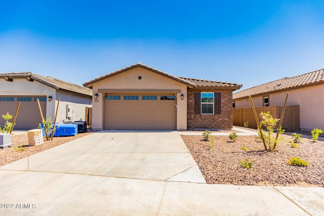 Building Photo - 9323 W Glenrosa Ave Rental