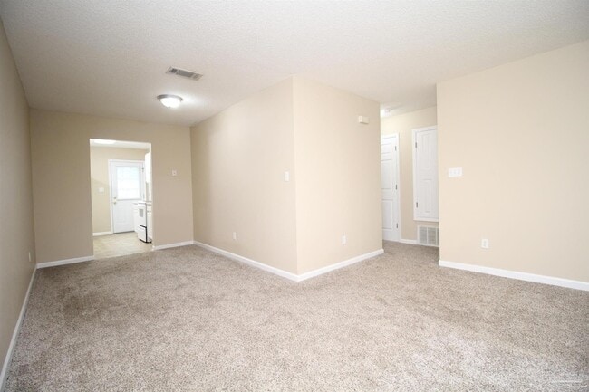 Photo - 6845 Roundup Ln