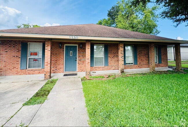 Building Photo - 1330 Horace St Rental