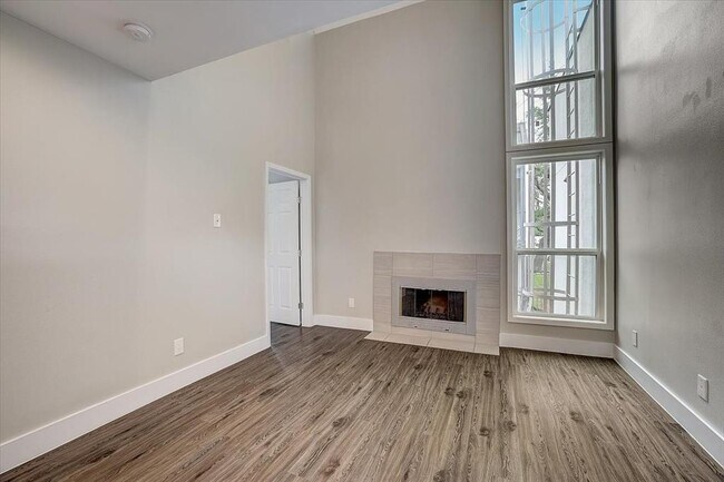 935 La Posada Dr Unit 222