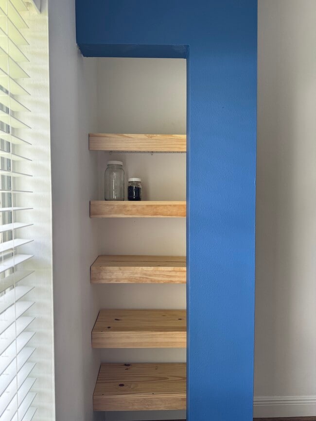 Pantry - 3651 N Goldenrod Rd Unit F208