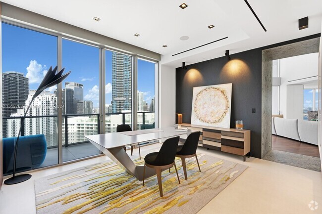 Building Photo - 1300 Brickell Bay Dr Unit 4401 Rental