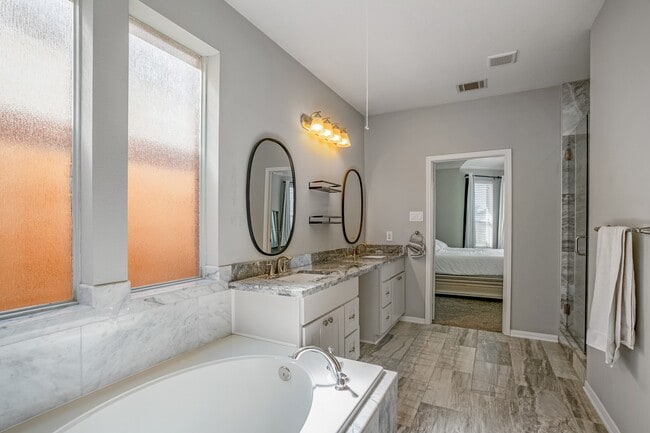 Photo - 4710 Devonberry Ln