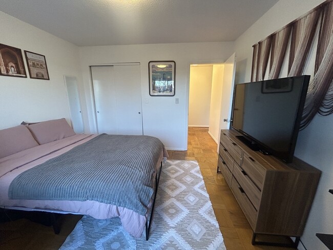 Photo - 287 Harvard St Unidad 57