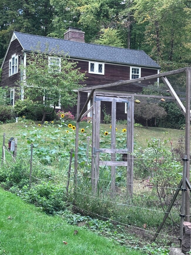 Photo - 19 Duncaster Ln