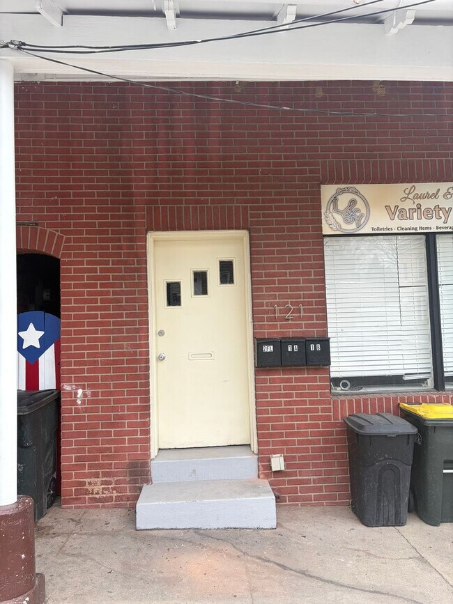 Photo - 121 Laurel St Unit 121 LAUREL AVE. #2