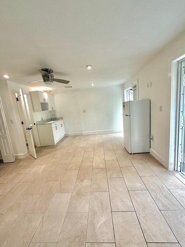 Photo - 925 SW 94th Ave