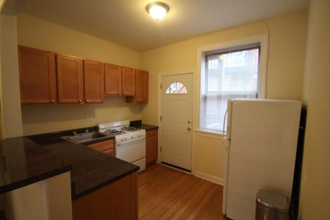 Photo - 723 W Barry Ave Unit 2A