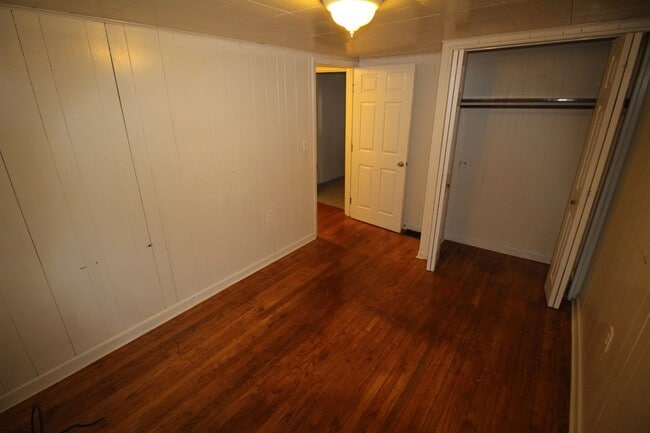 Photo - Two Bedroom Home With Fresh Paint And New ...