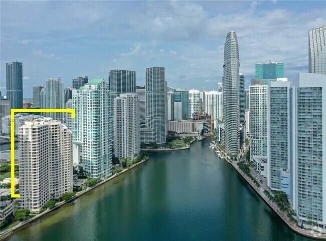 Building Photo - 888 Brickell Key Dr Unit 512 Rental