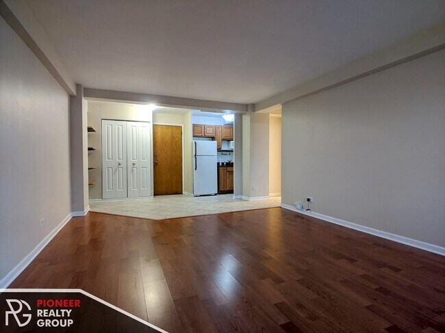 Photo - 4180 N Marine Dr Unit 110
