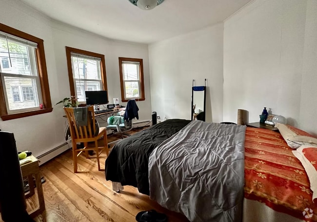 Building Photo - 27 Hardwick St Unit 1 Rental