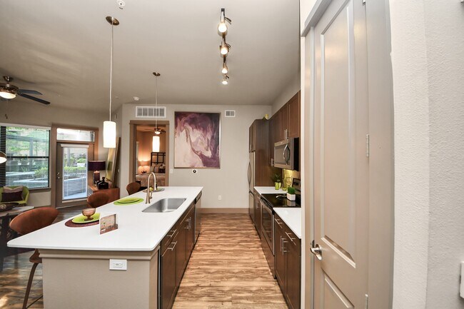 Photo - 5454 Washington Ave