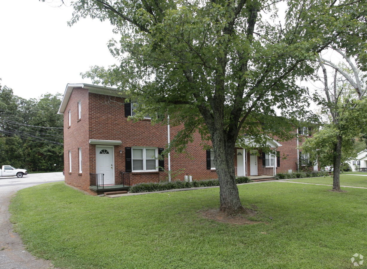 Piedmont Apartments - Piedmont Apartments