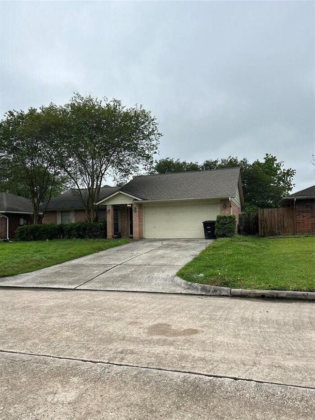 Building Photo - 3-bedroom, 2-bath home in Humble