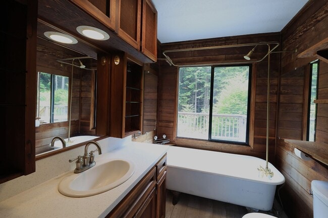 Photo - Unique Cabin in the Forest