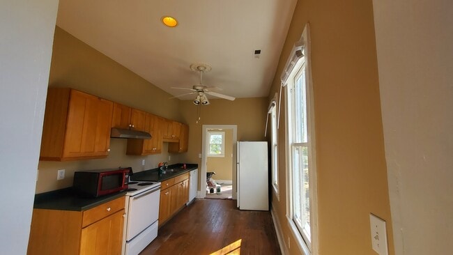 Photo - 210 N 6th St Unidad B