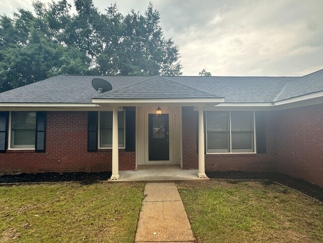 Building Photo - Quail Hollow Subdivision -  $300 OFF FIRST MONTH RENT W/12M LEASE