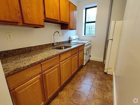 Building Photo - 2 bedroom in BRONX NY 10453 Unit 2C Rental