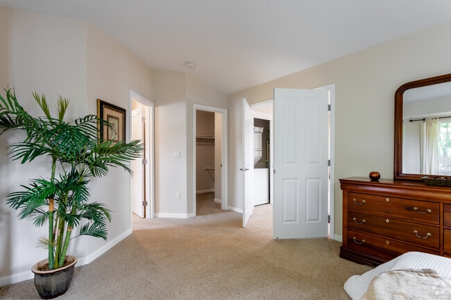 3BR, 2.5BA - 1,327 SF