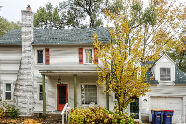 Building Photo - 1610 Rossman Ave SE Rental