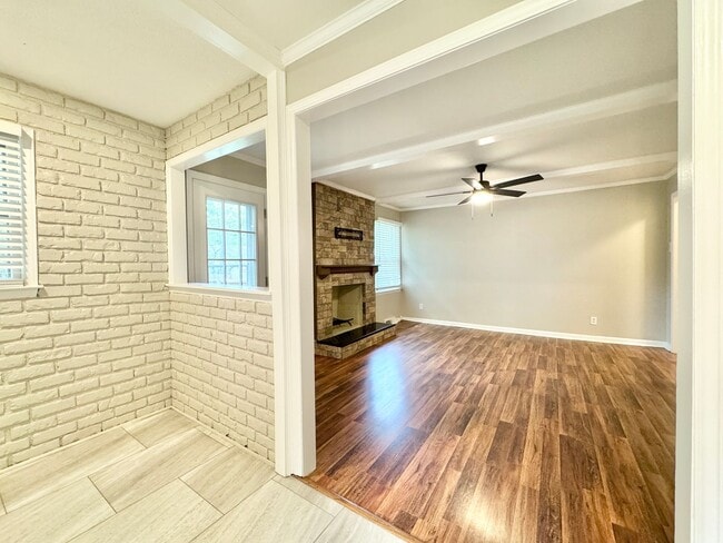 Photo - 5303 Ainsworth Dr