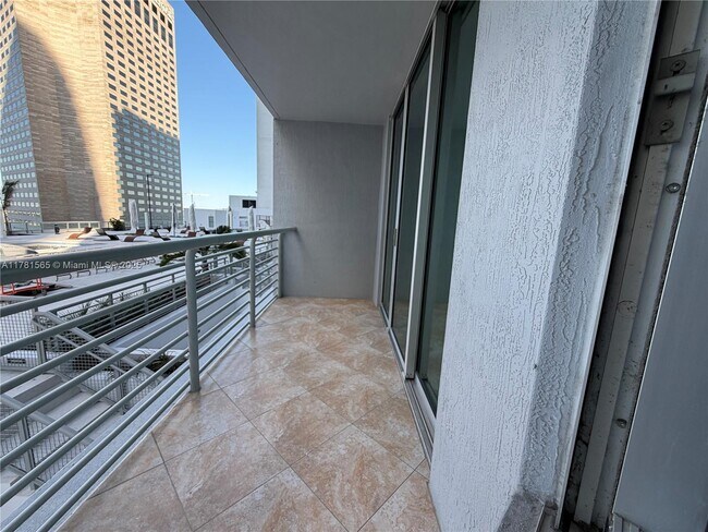 Photo - 325 S Biscayne Blvd Unidad 1214