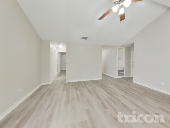 Photo - 2214 Townhall Ln