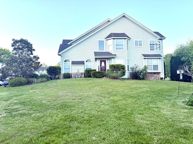 Building Photo - 214 Westbrook Dr