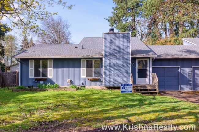 Building Photo - Charming 3 Bedroom | 2 Bathroom Duplex | Private Backyard | Near Washington Square Mall