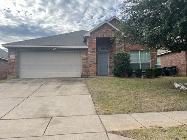 Spacious Home in Burleson ISD - Spacious Home in Burleson ISD