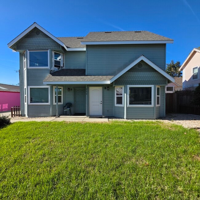 Building Photo - 2179 Beebee St