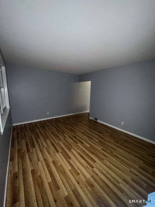 Photo - 33 Cannon Rd