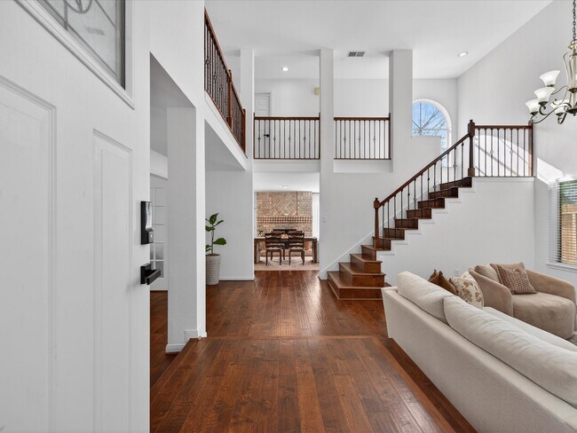 Photo - 1676 Beaconshire