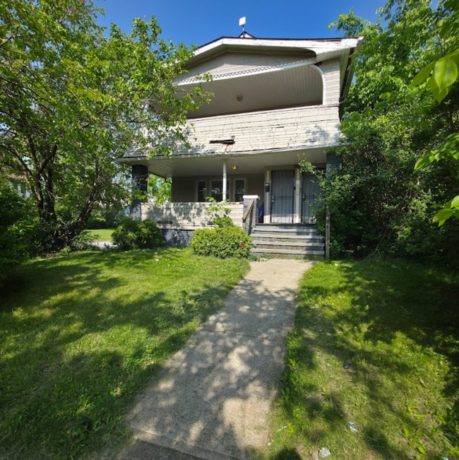 Building Photo - 3625 E 153rd St Rental
