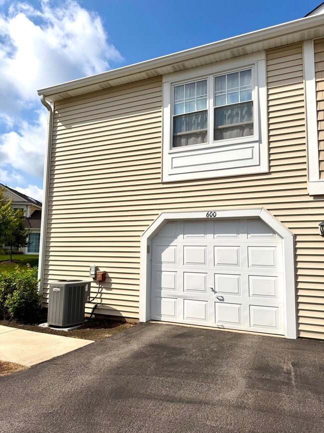 Photo - 600 Le Parc Cir