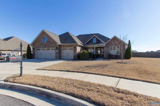 Photo - 2121 S Meadows Dr