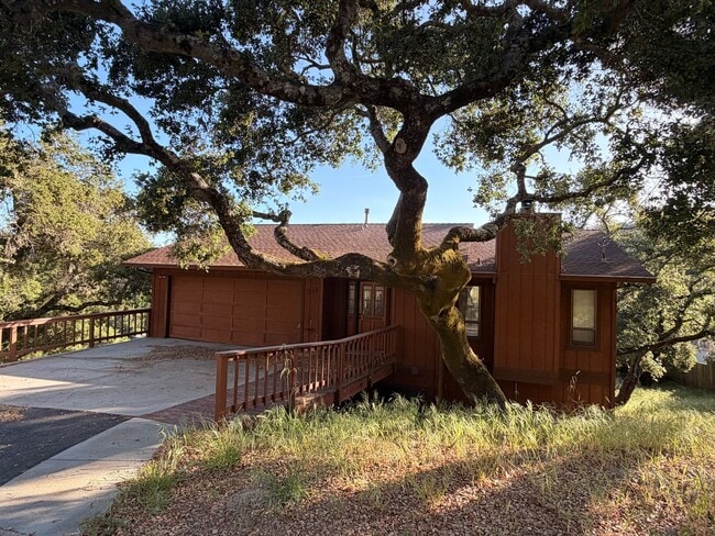 Building Photo - Charming Ben Lomond Home on Peaceful Meadow Setting | 3 Bed + 2.5 Bath